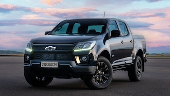 El tono metálico y oscurecido