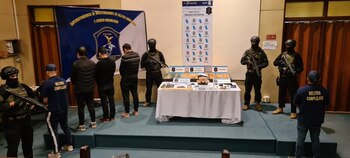 Los tres detenidos y los