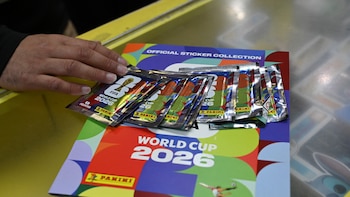 Polémica en Chile por millonario gasto de un municipio en álbumes y láminas del Mundial de fútbol