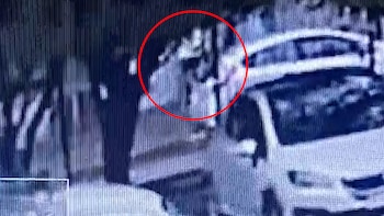 La llamaron a su puerta, se asomó por la ventana y le tiraron ácido en la cara: detuvieron a su ex pareja y a tres cómplices