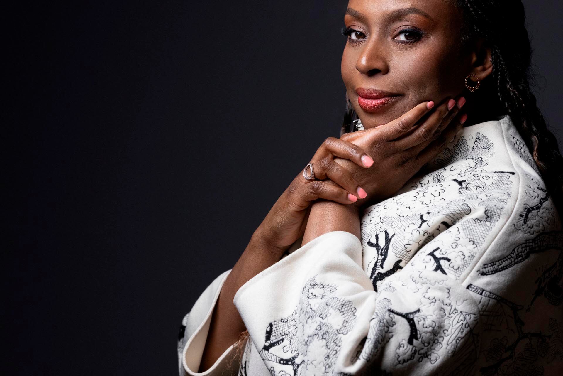 “Necesitamos ver a más mujeres haciendo eso que llamamos literatura seria” (Foto: Joel Saget / AFP)