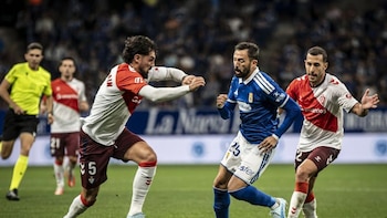 (Crónica) El Eibar pierde el liderato en Oviedo y el Valladolid golea al nuevo Albacete de Etxeberria