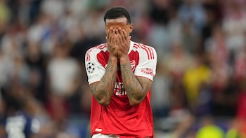 El emotivo gesto de los fanáticos del Arsenal con Gabriel tras fallar el penal decisivo de la Champions League