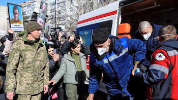 Rusia y Ucrania intercambian 175 militares y siete civiles por cada parte