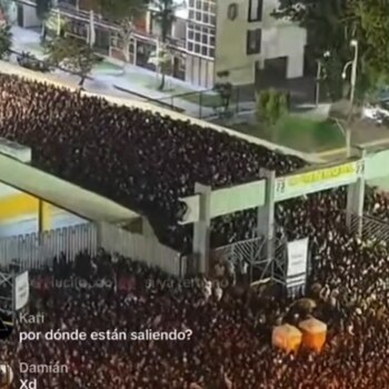 Stray Kids detuvo concierto en