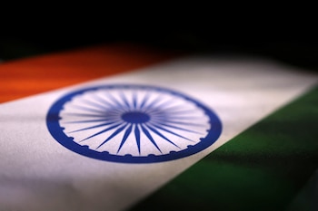 El concierto en Nueva Delhi estuvo cerca de agotar localidades antes de ser suspendido por motivos de seguridad (REUTERS/Dado Ruvic/Illustration)
