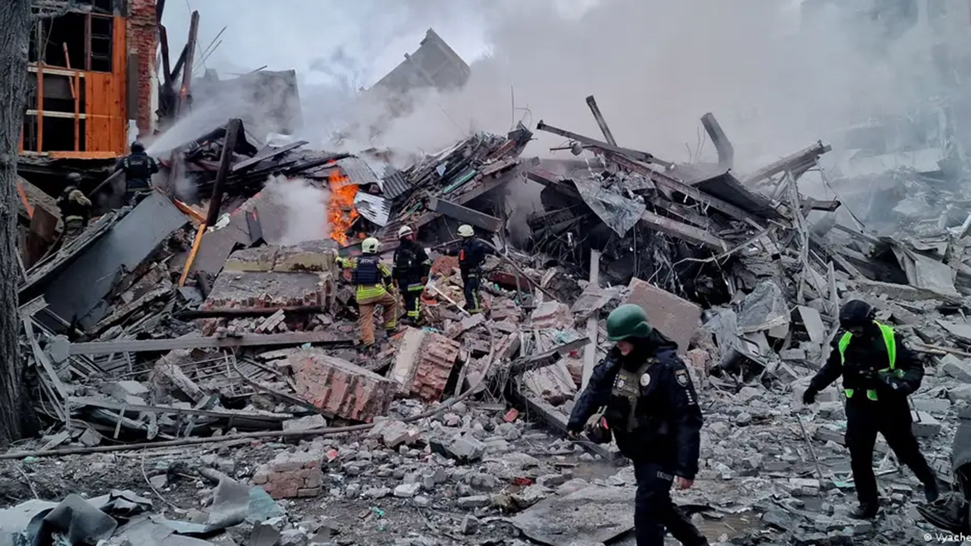 Un ataque con misiles rusos destruyó un edificio residencial y dejó al menos 25 heridos en la ciudad ucraniana de Járkov