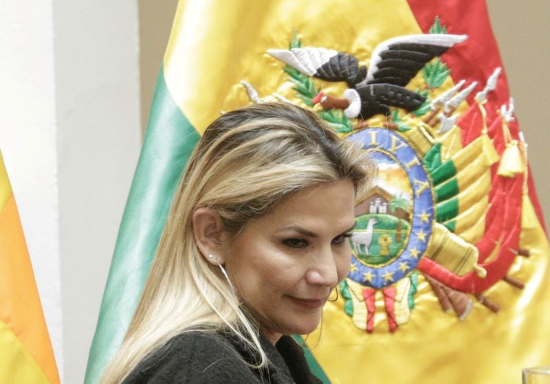FOTO DE ARCHIVO. Presidenta interina de Bolivia, Jeanine Añez, asiste a una ceremonia en el palacio presidencial de La Paz, Bolivia. March 13, 2020. REUTERS/David Mercado/File Photo