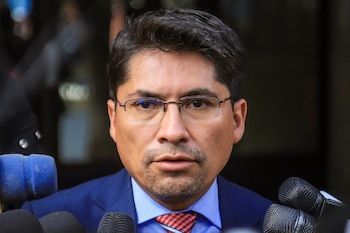 Fiscalía registra vivienda del expresidente boliviano Luis Arce por caso de supuesta corrupción