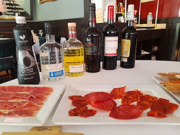 Jamón, tres tipos de chorizos