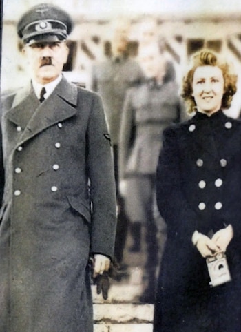 Hitler junto a Eva Braun