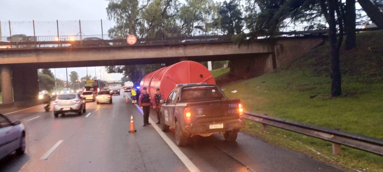 El incidente ocurrió esta mañana a la altura de Los Cedros, sentido al Río de La Plata