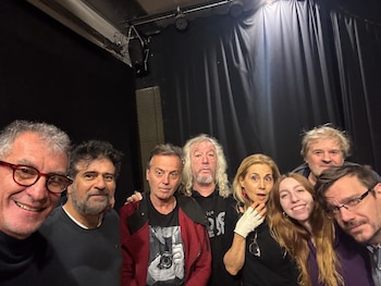 El elenco de 'Tirria', que