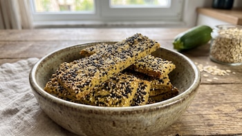 Galletas saladas de avena y calabacín: un snack saludable, fácil de preparar y perfecto para cualquier momento del día