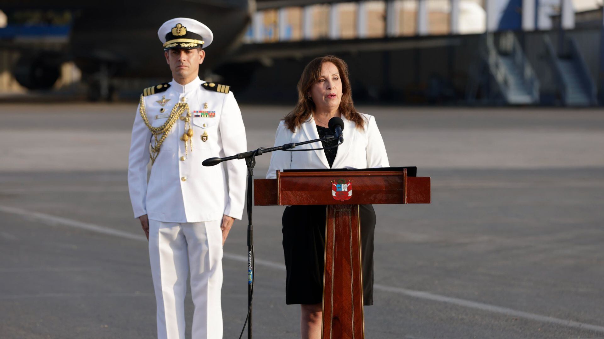 La presidenta del Perú brindó un sentido discurso para despedir al miembro de la Marina de Guerra del Perú que cayó en enfrentamiento contra remantes terroristas. (Foto: Presidencia del Perú)