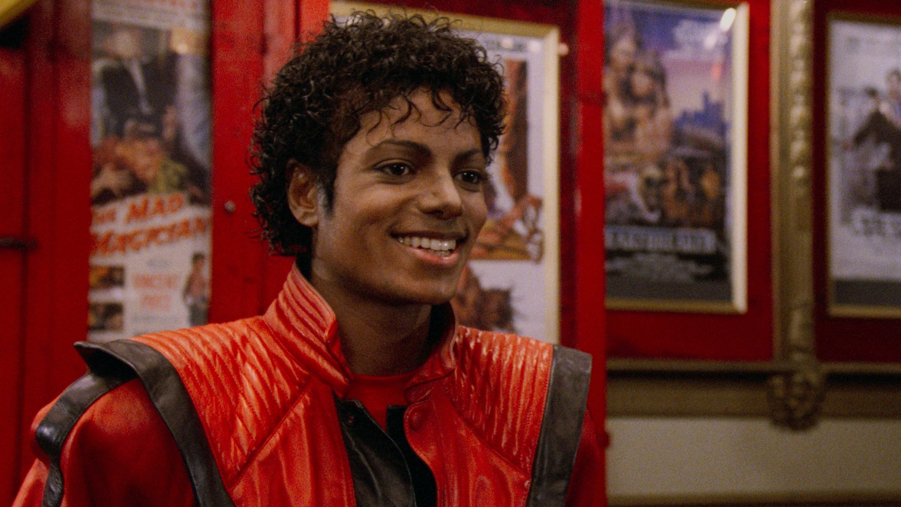 La chaqueta roja de “Thriller” se convirtió en un emblema global de la cultura visual (Créditos: Paramount+)