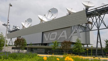 Partes de la costa este de EE.UU., en alerta por previsible tormenta tropical