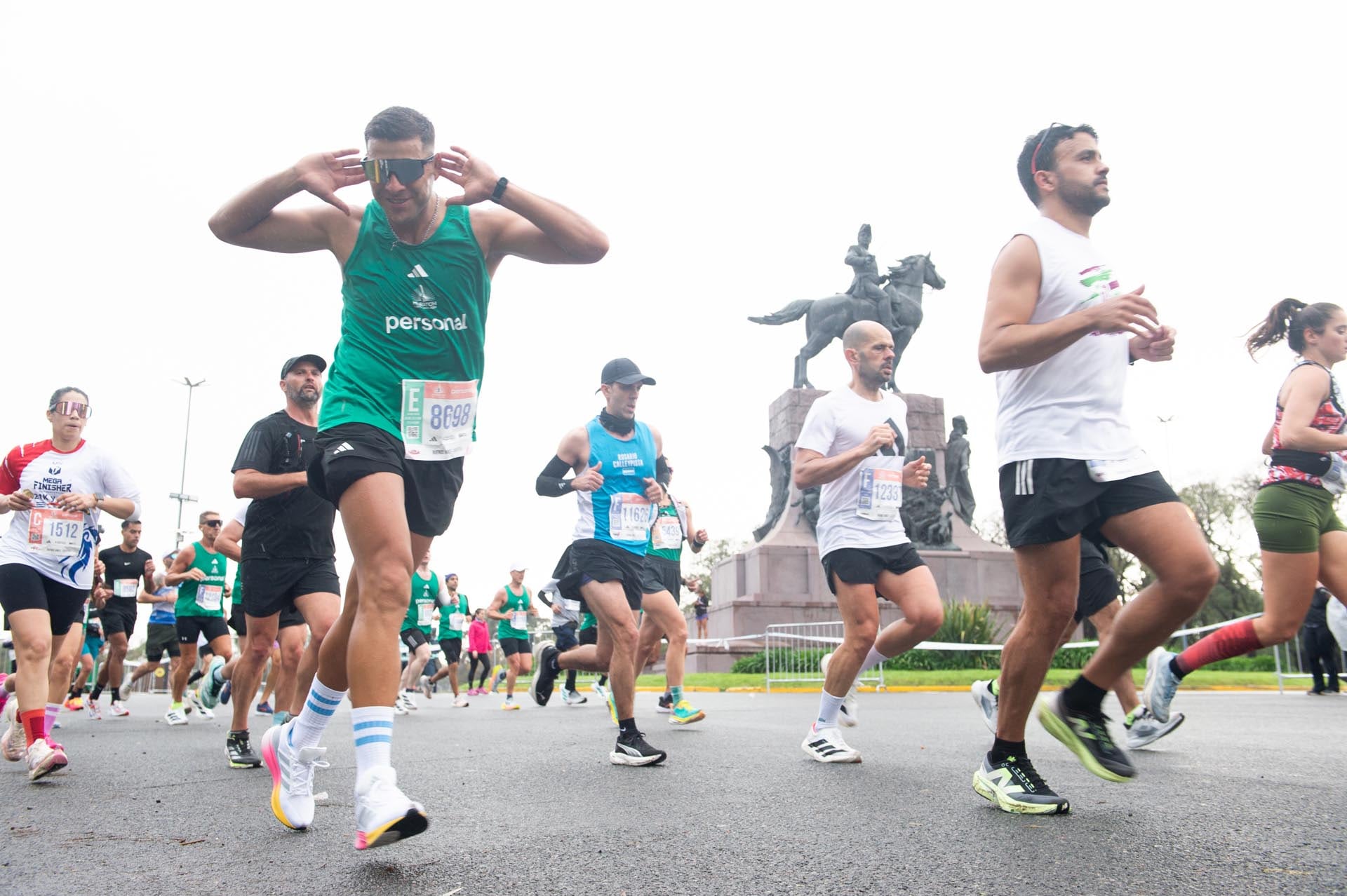El circuito de la Maratón Internacional de Buenos Aires 2026 tendrá puestos de hidratación cada 2,5 kilómetros desde el km 5, con agua, bebida isotónica y banana en los km 20 y 30