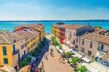 Sirmione está compuesto por calles