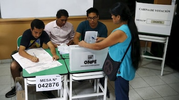Uno de los principales desafíos de estos comicios radica en el diseño de la cédula, que presenta múltiples columnas destinadas a seleccionar diferentes cargos.