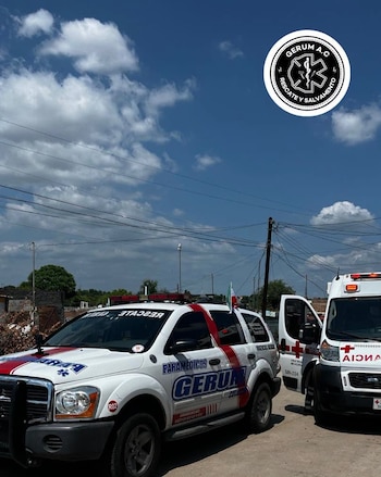 Ambulancia de Gerum auxilió a las personas lesionadas. Crédito: Facebook - GERUM Ambulancias, Rescate y Salvamento Culiacán A.C.