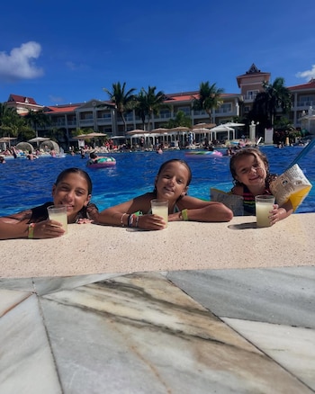 Alma, Elena y Abril disfrutando