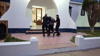 Le prendieron fuego el auto