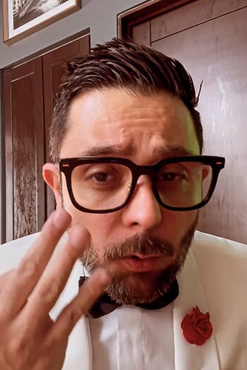 El conductor laboró desde casa,