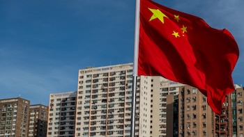 Condenado en China a tres años de prisión el artista Gao Zhen, acusado de "difamar a héroes y mártires"