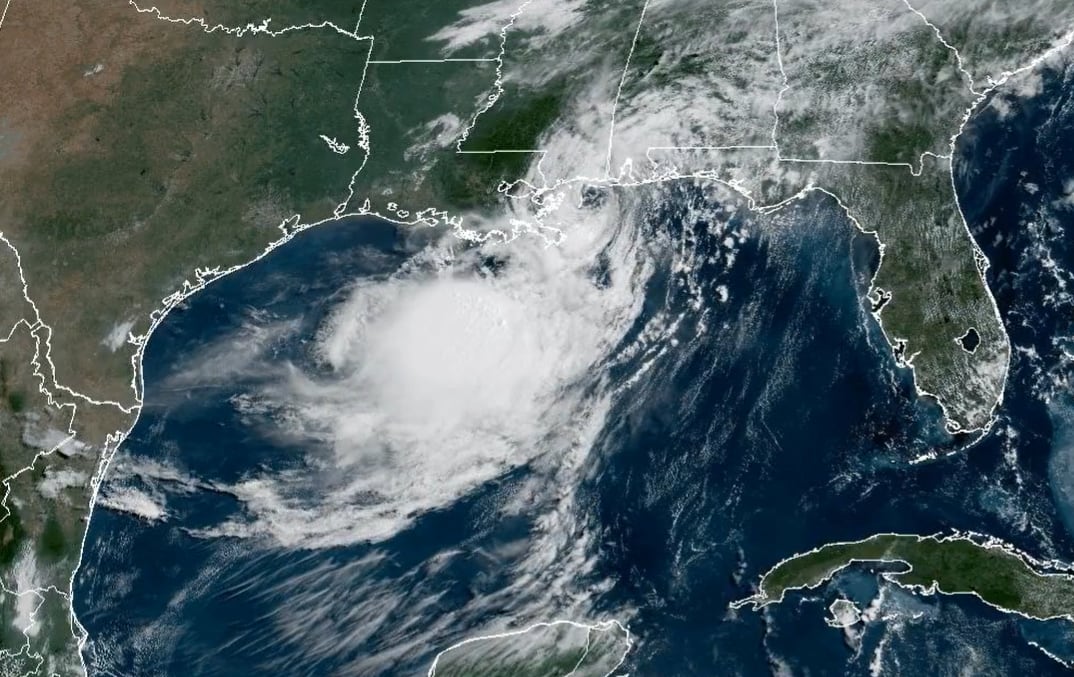 La tormenta tropical Bertha tocó tierra en Luisiana y avanza hacia Texas