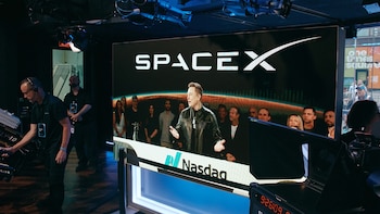 Elon Musk se convierte en el primer billonario del mundo