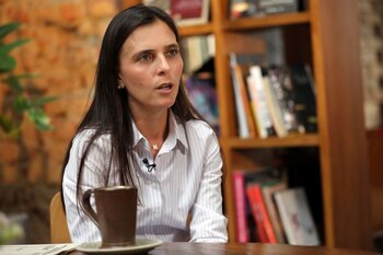 Foto de archivo. Camila Escobar, presidenta de Procafecol, firma propiedatria de las tiendas Juan Valdez, habla en una entrevista con Reuters en Bogotá, Colombia, 5 de junio, 2019. REUTERS/Luisa González