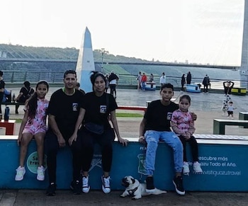 La familia Jurado Leyton conquista Sudamérica a bordo de su casa rodante gigante - crédito @destinosonadoxelmundo2025/IG