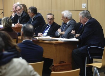 23/01/2024 Los acusados en el 'caso pitufeo' junto a sus letrados en la vista
POLITICA
ROBER SOLSONA