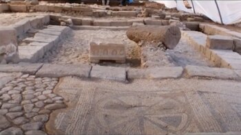 Manantiales subterráneos y vestigios de