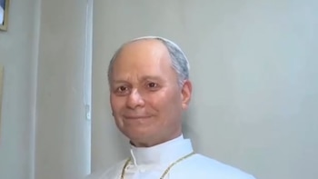 Walt Wizard presentó la escultura del papa León XIV hiperrealista que será exhibida próximamente junto a otras estatuas