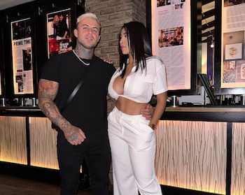 Thalía García, junto a su