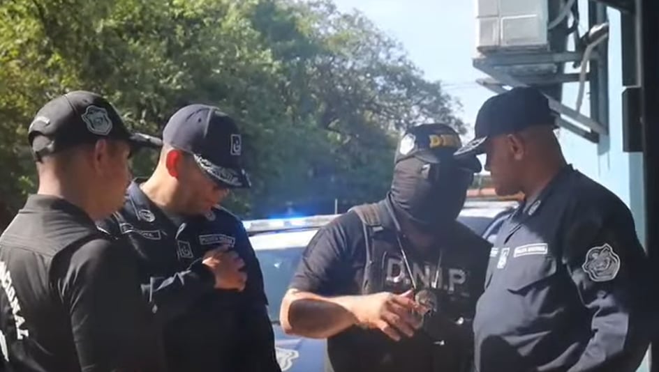 Agentes de la DIJ e INTERPOL participaron en la Operación Corazón Azul para desmantelar la red de trata (Cortesía: Policía Nacional de Panamá).