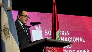 Abuchearon al secretario de Cultura en la Feria del Libro y el funcionario contestó: “¿Quién arregló lo de YPF, ustedes o Milei?”