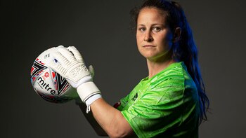 Gabriela Garton es arquera de