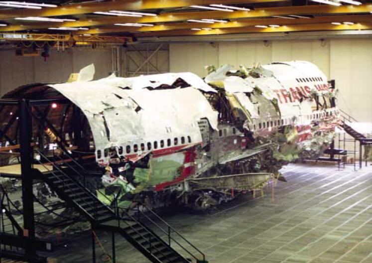 El 17 de julio de 1996, un Boeing 747 de Trans World Airlines (TWA) explotó cerca de la costa de Long Island. Foto: Wikipedia