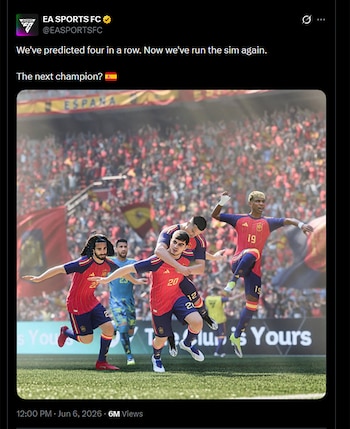 Simulación de jugadores de fútbol de España celebrando en un campo verde con un estadio lleno de gente y una pancarta de 'ESPAÑA' al fondo