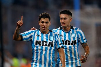 El festejo de Juanfer Quintero en su segundo gol al Corinthians (REUTERS/Agustin Marcarian)