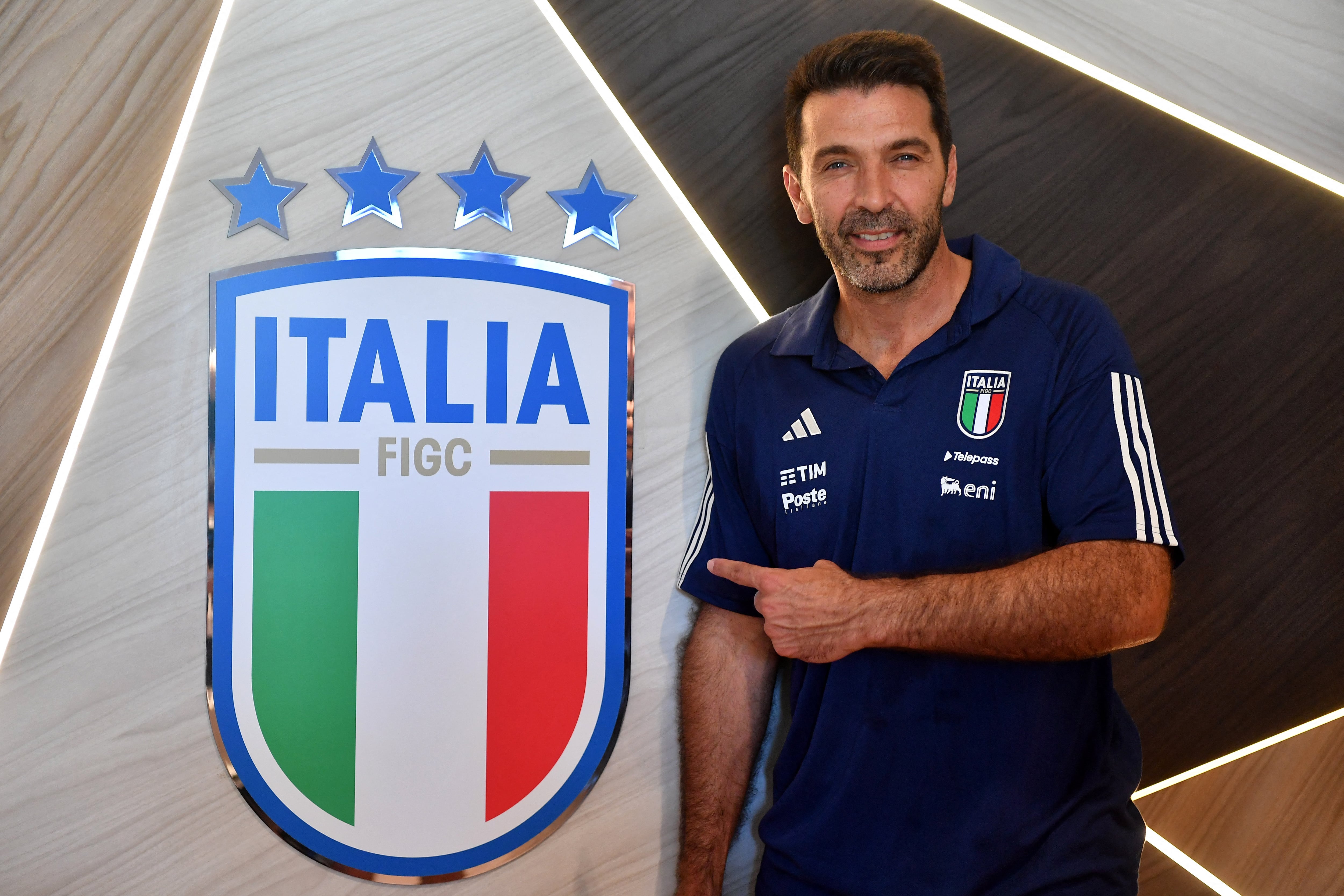 Gianluigi Buffon dejó su cargo en la Federación Italiana de Fútbol después de la caída ante Bosnia en el Repechaje UEFA (Créditos: Reuters/Jennifer Lorenzini)
