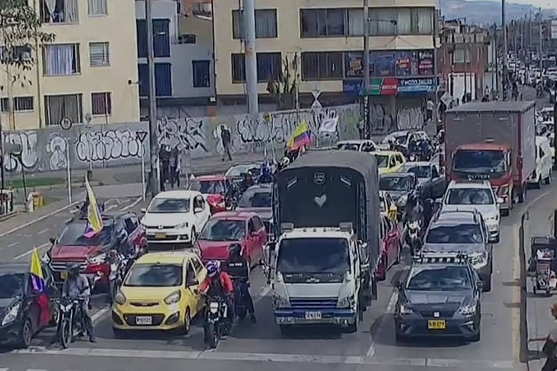 Simpatizantes de Abelardo de la Espriella realizaron otra caravana en el norte de Bogotá y afectaron la movilidad - crédito Secretaría de Movilidad