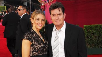 Brooke Mueller y Charlie Sheen mantuvieron la custodia compartida tras su divorcio. shutterstock