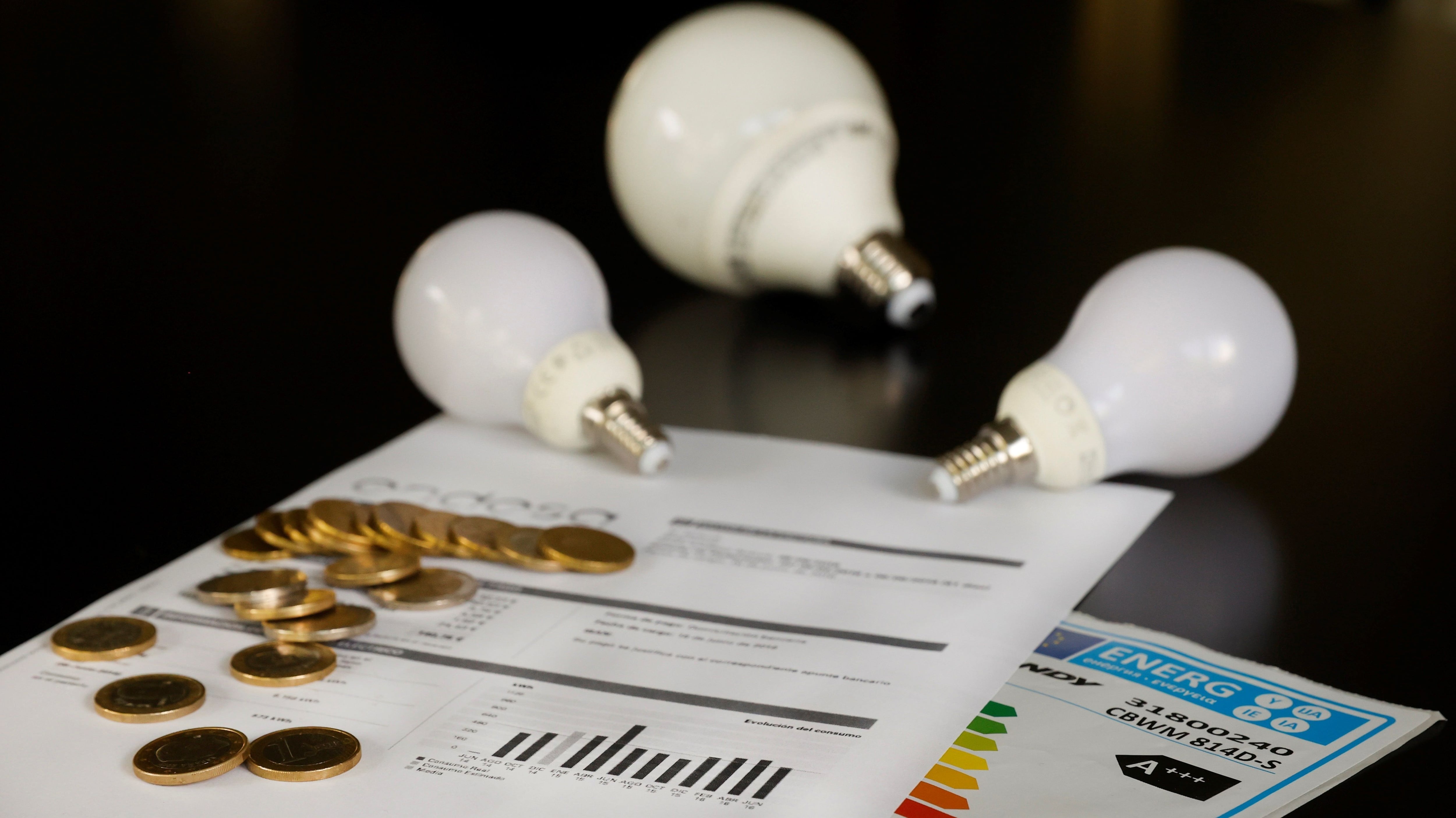 El precio medio, máximo y mínimo de la electricidad (EFE)