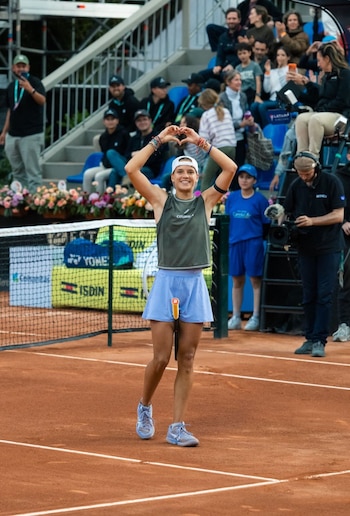 Emiliana Arango espera rival entre Panna Udvardy y Katarzyna Kawa en las semifinales de la Copa Colsanitas 2026 - crédito @copacolsanitas/Instagram