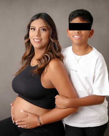 Rosa Fuentes y su hijo