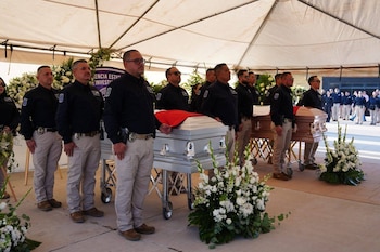 La versión presentada por el comunicador señala que, previo al accidente que terminó con la vida de dos estadounidenses, existía presencia confirmada de agentes que habían coordinado acciones con autoridades estatales y federales en la región. Foto: Facebook Fiscalía de Chihuahua